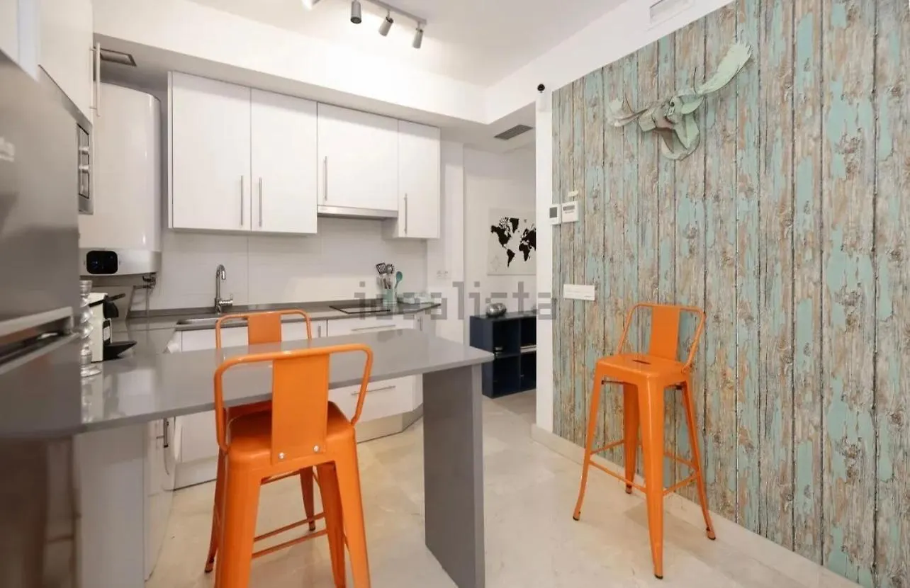Malaga Beach & Center Apartment
